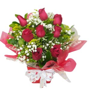 Cachepô com 8 rosas